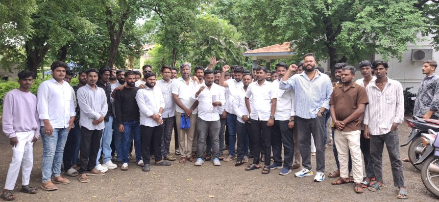ಕಾಂಗ್ರೆಸ್ ಪದಾಧಿಕಾರಿಗಳ ಸಭೆಯ ಮಾಹಿತಿ ಸವದಿಯವರಿಗೆ ಕೊಟ್ಟಿಲ್ಲ: ಕಾರ್ಯಕರ್ತರು ಸಭೆಗೆ ಅಡತಡೆ