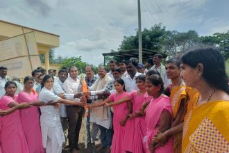ಸಿರುಗುಪ್ಪ: ತಾಳೂರು ಗ್ರಾಮದಲ್ಲಿ ವಸತಿ ಗೃಹ ನಿರ್ಮಾಣಕ್ಕೆ ಭೂಮಿಪೂಜೆ