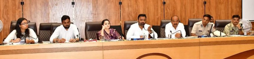 ಆರ್ಥಿಕ ಸೌಲಭ್ಯಗಳನ್ನು ಸಾಲದ ಖಾತೆಗೆ ಹೊಂದಾಣಿಕೆ ಮಾಡಿದರೆ ಬ್ಯಾಂಕ್ ಮೇಲೆ ಕ್ರಮ : ಸಚಿವ ಸಂತೋಷ ಲಾಡ್