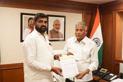  ಕೇಂದ್ರ ರೈಲ್ವೆ  ಸಚಿವ ಸಚಿವ ವಿ.ಸೋಮಣ್ಣ  ಅವರಿಗೆ ಸುಭಾಷ ಪಾಟೀಲ  ಮನವಿ