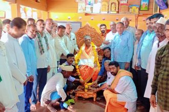 ಗುರುಪೂರ್ಣಿಮೆ ಪ್ರಯುಕ್ತ ಶ್ರೀ ಬಸವಲಿಂಗ ಶ್ರೀಗಳ ಪಾದಪೂಜೆ