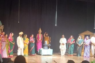 ಹೇಮರಡ್ಡಿ ಮಲ್ಲಮ್ಮ ನಾಟಕಕ್ಕೆ ಕಿಕ್ಕಿರಿದು ಸೇರಿದ್ದ ಪ್ರೇಕ್ಷಕರು|ರಂಗಭೂಮಿಗೆ ಸಾವಿಲ್ಲ ಎಂದ ಬಸವರಾಜ ಜಗಜಂಪಿ
