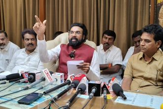 ಕೋಮಾದಲ್ಲಿ ‘ಕೈ’ ಸರ್ಕಾರ; ರಾಜ್ಯಕ್ಕೆ ಸಿಎಂ ಯಾರು ?: ಶ್ರೀರಾಮುಲು ವಾಗ್ದಾಳಿ
