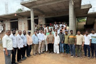 ಸಮುದಾಯ ಭವನದ ಮೇಲ್ಚಾವಣಿ ಕಾಮಗಾರಿಗೆ ಚಾಲನೆ