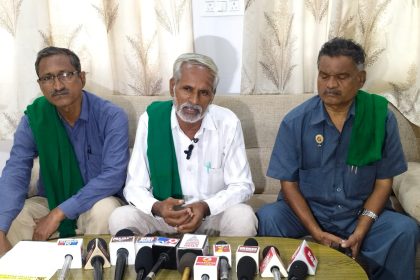 ರಾಜ್ಯ ಸರ್ಕಾರ ರಾಜ್ಯದ ಸಂಸದರು ಮತ್ತು ಸಚಿವರ ಸಭೆ ಕರೆಯಬೇಕು