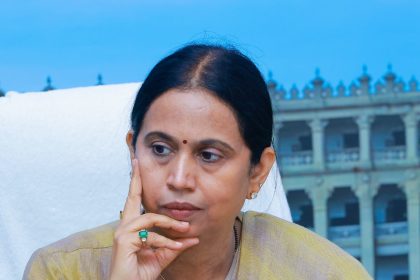 ಸಜೀವ ದಹನವಾಗಿದ್ದ ಯುವಕನ ಕುಟುಂಬಕ್ಕೆ 5 ಲಕ್ಷ ರೂ. ಪರಿಹಾರ ಮಂಜೂರು ಮಾಡಿಸಿದ ಸಚಿವೆ ಲಕ್ಷ್ಮೀ ಹೆಬ್ಬಾಳಕರ್