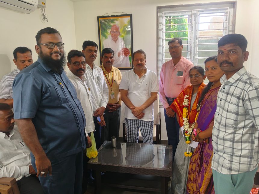 ಸರಕಾರಿ ಆದರ್ಶ ವಿಧ್ಯಾನಿಲಯಕ್ಕೆ ಮೂಲಭೂತ ಸೌಲಭ್ಯ ನೀಡಲು , ಶಾಸಕ ನಾಡಗೌಡರಿಗೆ ಮನವಿ.