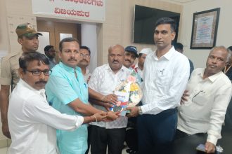 ವಿಜಯಪುರ ನೂತನ ಜಿಲ್ಲಾಧಿಕಾರಿಗಳಿಗೆ ಶಿಕ್ಷಕರ ಸಂಘ ಸ್ವಾಗತ