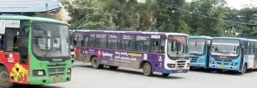 ಸೇತುವೆ ಮುರಿದು  ಭತ್ತ ಸಾಗಿಸುತ್ತಿದ್ದ ಲಾರಿ ನಾಲೆಗೆ