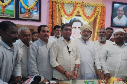 ನಗರಸಭೆ ಅಧ್ಯಕ್ಷ ಈಶ್ವರ ವಾಳೆಣ್ಣವರ ಪದಗ್ರಹಣ; ಸರ್ಕಾರ ದಿಂದ ಎಲ್ಲ ಸಹಕಾರ – ಆನಂದ ನ್ಯಾಮಗೌಡ