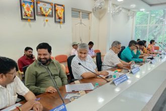 ಅನ್ಯಭಾಷೆಯ ಫಲಕಗಳನ್ನು ಅನಧಿಕೃತವಾಗಿ ಅಳವಡಿಕೆ ವಿರುದ್ಧ ಕ್ರಮಕ್ಕೆ ಆಗ್ರಹ