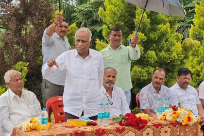 ಹುಕ್ಕೇರಿ ತಾಲೂಕಿನ ಸಹಕಾರಿ ಸಂಸ್ಥೆಗಳು ಹೊರಗಿವನ ಕೈ ಸೇರಬಾರದು: ಮಾಜಿ ಸಚಿವ ಎ.ಬಿ.ಪಾಟೀಲ