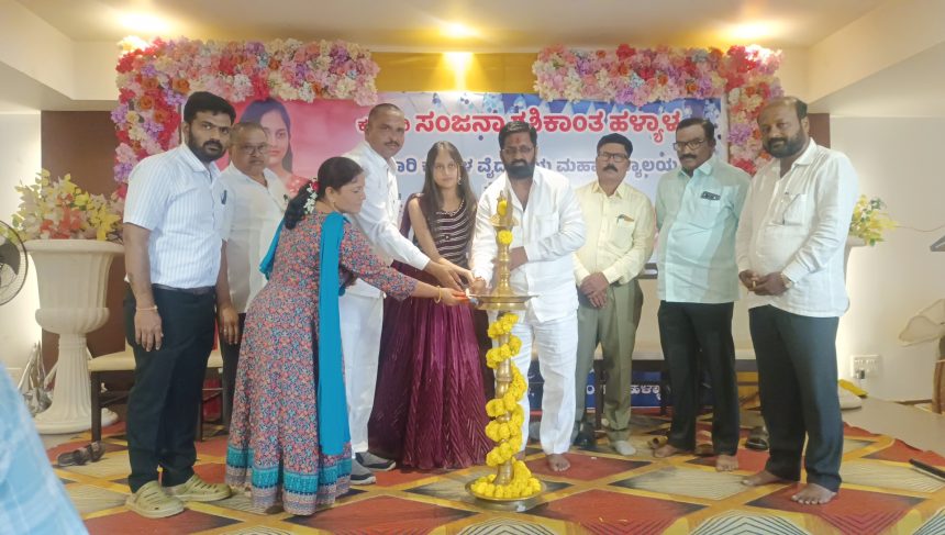 ಸಂಜನಾ ಹಳ್ಯಾಳ ನೀಟ್ ಪರೀಕ್ಷೆಯಲ್ಲಿ ರಾಜ್ಯಕ್ಕೆ 1900 ನೇ ರ್ಯಾಂಕ್: ಗ್ರಾಮಸ್ಥರಿಂದ ಸತ್ಕಾರ