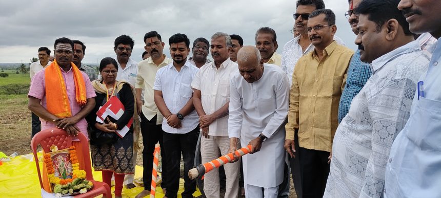 ಕ್ಷೇತ್ರದಲ್ಲಿ ಮೊರಾರ್ಜಿ ವಸತಿ ಶಾಲೆ, ಸಮುದಾಯ ಭವನಗಳ ನಿರ್ಮಾಣ ಕಾಮಗಾರಿಗೆ ಭೂಮಿ ಪೂಜೆ; ಮೊರಾರ್ಜಿ ಶಾಲೆಗಳಿಂದ ಬಡ ವಿದ್ಯಾರ್ಥಿಗಳ ಕನಸು ಸಾಕಾರ: ಶಾಸಕ ರಾಜು ಕಾಗೆ..!