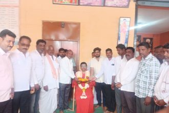 ಪೂಜ್ಯ ಡಾ. ಶ್ರೀ ಮಲ್ಲಿಕಾರ್ಜುನ ಶ್ರೀಗಳ ಜನ್ಮದಿನ ಪ್ರಯುಕ್ತ ವಿನೂತನ ಕಾರ್ಯಕ್ರಮ, ಶುಭಕೋರಿ ಆಶೀರ್ವಾದ ಪಡೆದ ಭಕ್ತರ ದಂಡು