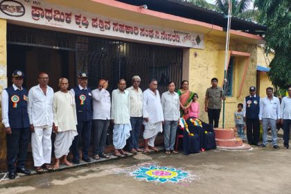 ನೇಸರಗಿ ಪಿಕೆಪಿಎಸ ನಲ್ಲಿ  ಸ್ವಾತಂತ್ರ್ಯ ದಿನಾಚರಣೆ