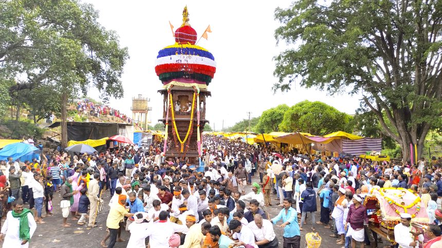 “ದೇವಾಲಯಗಳು ಸಂಸ್ಕೃತಿ ಸಂಸ್ಕಾರ ಉಳಿಸಿ ಬೆಳಿಸುವ ತಾಣವಾಗಲಿ”