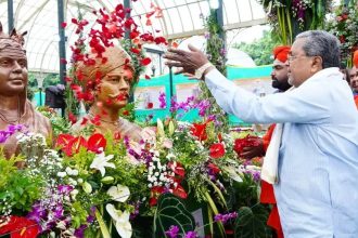 ಕಿತ್ತೂರು ಸಂಸ್ಥಾನ ವಿಷಯಾಧರಿತ ಫಲಪುಷ್ಪ ಪ್ರದರ್ಶನ: ಸಿದ್ದರಾಮಯ್ಯ ಚಾಲನೆ