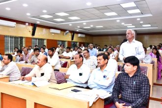 ಮಳೆಯಿಂದ ಆಗಿರುವ ಬೆಳೆ ಹಾನಿ ಸಮೀಕ್ಷೆಯನ್ನು ಬೇಗನೆ ಪೂರ್ಣಗೊಳಿಸಿ; ಸೂಕ್ತ ಪರಿಹಾರಕ್ಕಾಗಿ ಸರ್ಕಾರಕ್ಕೆ ಶೀಘ್ರದಲ್ಲಿ ಶಿಫಾರಸ್ಸು: ಸಚಿವ ಸಂತೋಷ ಎಸ್.ಲಾಡ್