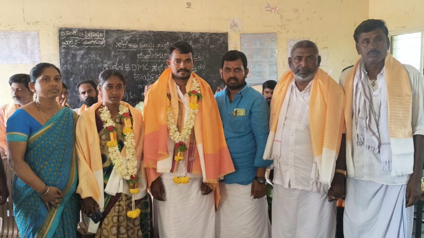 ರೂಪನ ಗುಡಿ ಸರ್ಕಾರಿ ಶಾಲೆಯ ಎಸ್ ಡಿ ಎಂ ಸಿ ಅಧ್ಯಕ್ಷರಾಗಿ ರಾಮಾಂಜನಿ ಉಪಾಧ್ಯಕ್ಷರಾಗಿ ಲಕ್ಷ್ಮಿ ಆಯ್ಕೆ 