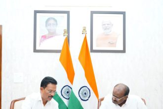 ಕರ್ನಾಟಕ ಕೈಗಾರಿಕಾ ನೀತಿ ಮತ್ತು ಸರೋಜಿನಿ ಮಹಿಷಿ ವರದಿ ಅನುಸಾರ ಕನ್ನಡಿಗರಿಗೆ ಉದ್ಯೋಗ ನೀಡಿ: ಈ.ತುಕಾರಾಮ್