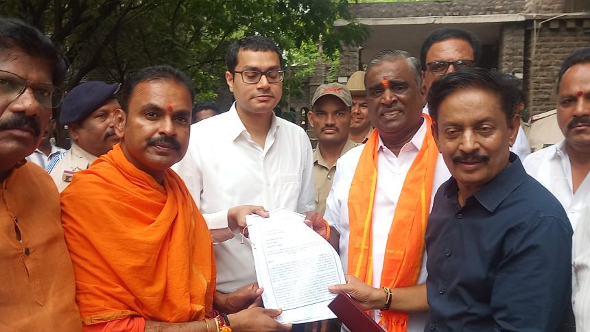 ಧರ್ಮಸ್ಥಳ ಮಂಜುನಾಥನ ವಿರುದ್ಧ ನಿರಂತರ ಷಡ್ಯಂತ್ರ : ಕ್ರಮಕೈಗೊಳ್ಳಲು ಭಕ್ತರ ಪ್ರತಿಭಟನೆ