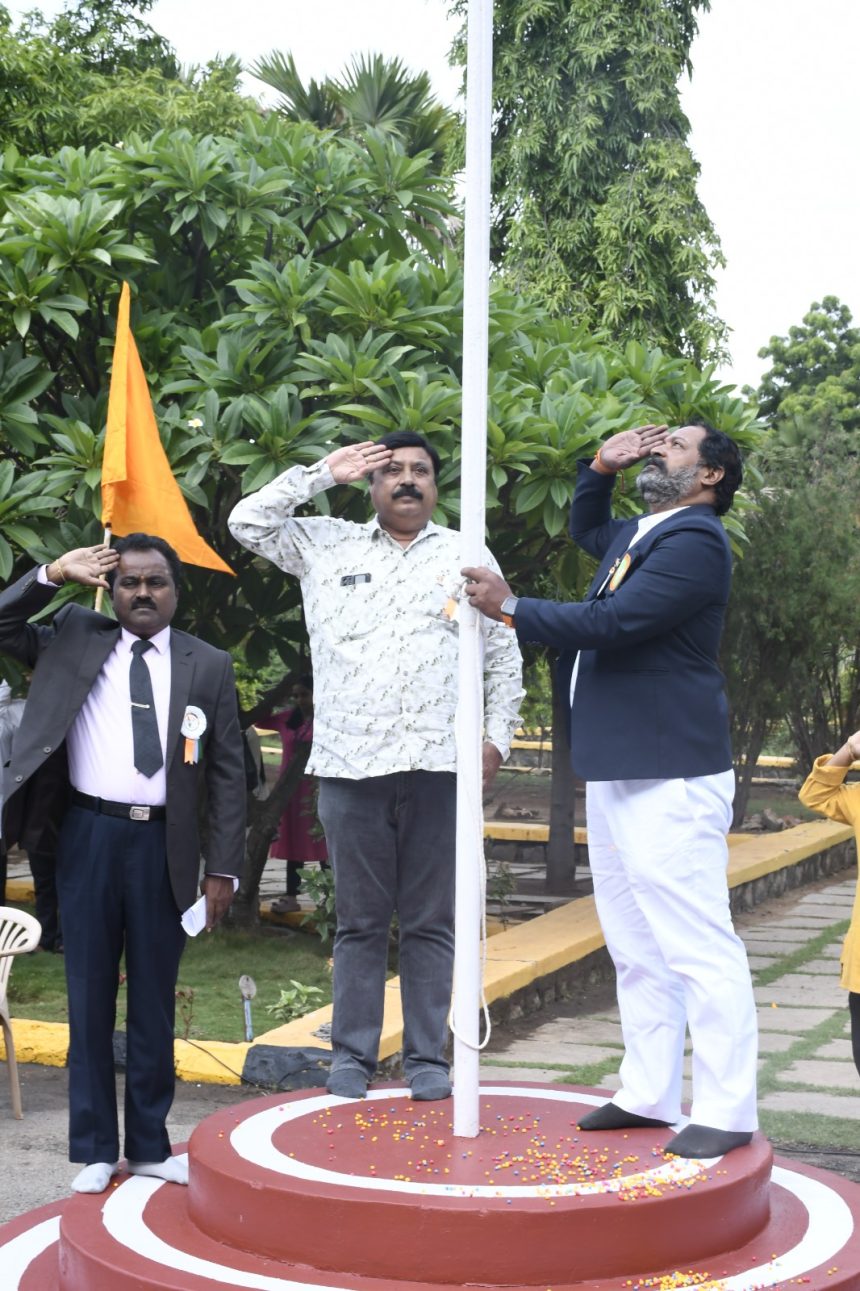 ಜಾತಿ  ಬಿಟ್ಟು ದೇಶದ ಬಗ್ಗೆ ಆಲೋಚನೆ ಮಾಡಿದ್ರೆ ದೇಶ ಉದ್ಧಾರ: ಜಾನೆಕುಂಟೆ ಬಸವರಾಜ್
