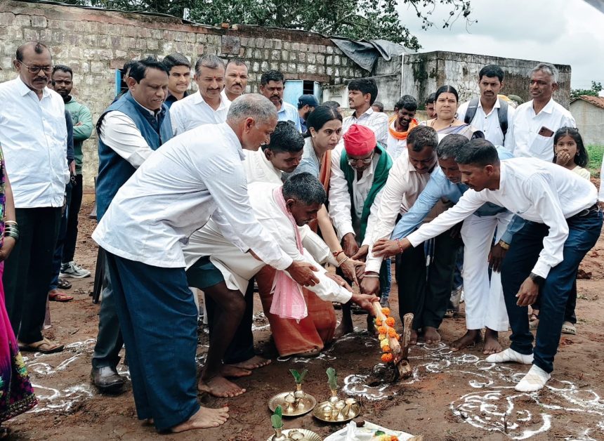 ಕರಿಕಟ್ಟಿಯಲ್ಲಿ 2 ಶಾಲಾ ಕೊಠಡಿಗಳ ನಿರ್ಮಾಣಕ್ಕೆ ಲಕ್ಷ್ಮೀ ಹೆಬ್ಬಾಳಕರ್ ಭೂಮಿ ಪೂಜೆ