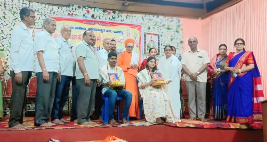 ಬಸವಾದಿ ಶರಣರ ತತ್ವಾದರ್ಶಗಳು ವಿಶ್ವವ್ಯಾಪಿಯಾಗಲಿ:  ಕಡಕೋಳ ಶ್ರೀಗಳು