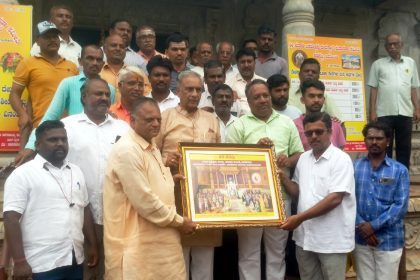 ಕಡಪಟ್ಟಿ ಜೋಡು ಬಸವಣ್ಣನ ದೇವಸ್ಥಾನಕ್ಕೆ ಸಭಾಪತಿ ಹೊರಟ್ಟಿ ಭೇಟಿ