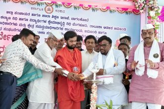 ಜಮಖಂಡಿ ಜ್ಞಾನದ ದಿವ್ಯಶಕ್ತಿಯಾಗಿ ಗುರುತಿಸಿಕೊಂಡಿದೆ: ಬಿಇಓ