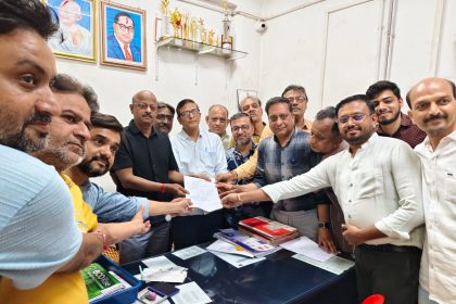 ರೇಲ್ವೆ ಟಿಕೆಟ್‌ ಬುಕ್ಕಿಂಗ್‌ ಕೌಂಟರ್‌ ಪ್ರಾರಂಭಿಸಲು ಆಗ್ರಹ
