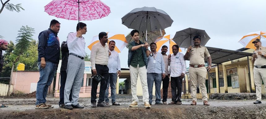 ಕಾಗವಾಡ ಪ್ರಜಾಸೌಧ ಕಟ್ಟಡದ ಸ್ಥಳ ಪರಿಶೀಲಿಸಿದ ಜಿಲ್ಲಾಧಿಕಾರಿ‌ ಮೊಹಮ್ಮದ ರೋಷನ್