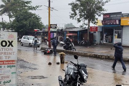ಕಾಗವಾಡ ಪಟ್ಟಣದಲ್ಲಿ ಯಮನಂತಹವಾದ ರಸ್ತೆ ಗುಂಡಿಗಳು