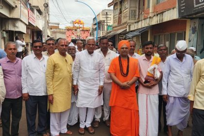 ತಾಯಿ ದುರ್ಗಾ ಮಾತೆ ಜನತೆಗೆ ಸಕಲವನ್ನೂ ಕರುಣಿಸಲಿ: ಸಹಜಾನಂದ ಶ್ರೀ