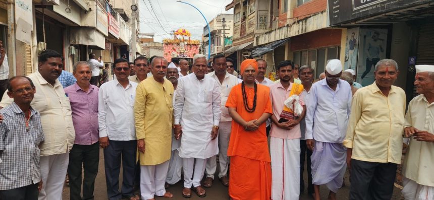 ತಾಯಿ ದುರ್ಗಾ ಮಾತೆ ಜನತೆಗೆ ಸಕಲವನ್ನೂ ಕರುಣಿಸಲಿ: ಸಹಜಾನಂದ ಶ್ರೀ