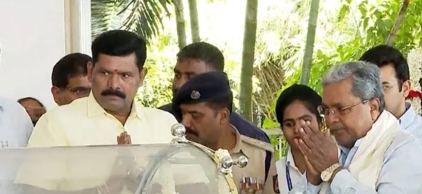 ಎಸ್ಎಲ್ ಭೈರಪ್ಪ ಅವರ ಸ್ಮಾರಕ ನಿರ್ಮಾಣಕ್ಕೆ ಕರ್ನಾಟಕ ಸರ್ಕಾರ ಹಸಿರು ನಿಶಾನೆ ಎಸ್ಎಲ್ ಭೈರಪ್ಪ ಅವರ ಸ್ಮಾರಕ ನಿರ್ಮಾಣಕ್ಕೆ ಕರ್ನಾಟಕ ಸರ್ಕಾರ ಹಸಿರು ನಿಶಾನೆ