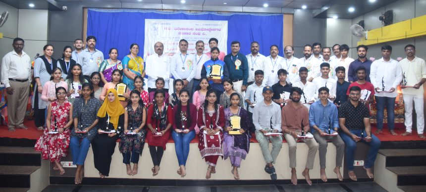 ಸಹಕಾರ ಸಂಘದಲ್ಲಿ  ಸೇವಾ ಮನೋಭಾವ ಮುಖ್ಯ :  ಡಾ. ಸಂಜಯ ಹೊಸಮಠ