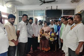 ಘಟಪ್ರಭಾ ಪುರಸಭೆ ಕಾರ್ಯಾಲಯದಲ್ಲಿ ನಿವೃತ್ತಿ ಹೊಂದಿದ ನೌಕರರಿಗೆ ಬೀಳ್ಕೊಡುಗೆ