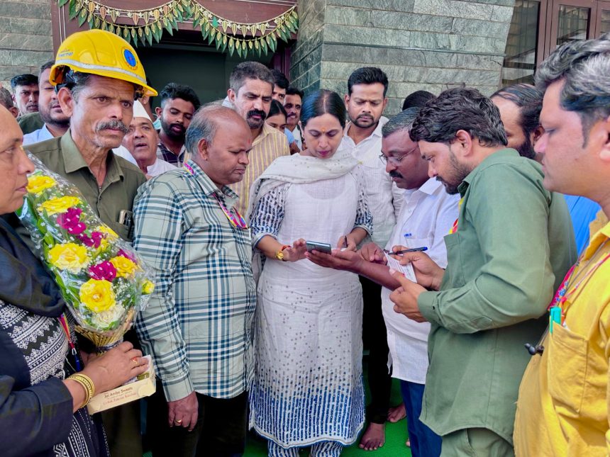 ಸಾಮಾಜಿಕ, ಶೈಕ್ಷಣಿಕ ಗಣತಿ ಮನೆಪಟ್ಟಿ ಅಂಟಿಸುವ ಕಾರ್ಯಕ್ಕೆ ಸಹಕರಿಸಿ: ಸಚಿವೆ ಲಕ್ಷ್ಮೀ ಹೆಬ್ಬಾಳಕರ್