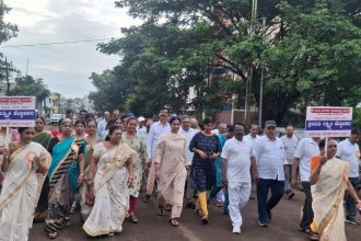 ವಾಯು ವಿಹಾರದೊಂದಿಗೆ ಪ್ರಗತಿ ಪರಿಶೀಲನೆ : ಸಚಿವೆ ಲಕ್ಷ್ಮೀ ಹೆಬ್ಬಾಳಕರ್ ವಿನೂತನ ಕಾರ್ಯಕ್ರಮ