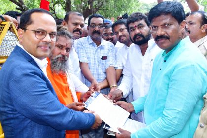   ಒಳ ಮೀಸಲಾತಿ ವರ್ಗೀಕರಣ  ವಿರುದ್ಧ ಕೊರಚ ಕೊರಮ, ಲಂಬಾಣಿ ಮತ್ತು ಭೋವಿ ಜನಾಂಗದಿಂದ ಬೃಹತ್ ಪ್ರತಿಭಟನೆ