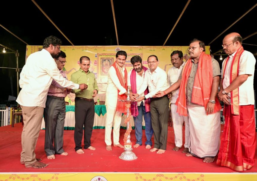 ತಾಯಿ ದುರ್ಗಾದೇವಿ ನಮ್ಮೆಲ್ಲರನ್ನು ರಕ್ಷಿಸಲಿ: ಶಾಸಕ ನಾರಾ ಭರತ್ ರೆಡ್ಡಿ ತಾಯಿ ದುರ್ಗಾದೇವಿ ನಮ್ಮೆಲ್ಲರನ್ನು ರಕ್ಷಿಸಲಿ: ಶಾಸಕ ನಾರಾ ಭರತ್ ರೆಡ್ಡಿ