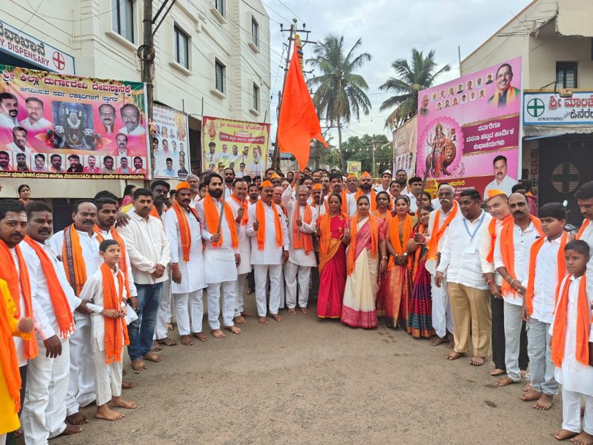 ನವರಾತ್ರಿಯ ನಿಮಿತ್ತ “ದುರ್ಗಾ ದೌಡ”ಗೆ ಶ್ರೀಧರ ನಾಡಗೇರ ಚಾಲನೆ