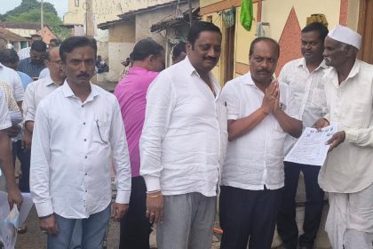 ಸ್ವಾಭಿಮಾನಿ ಪೆನಲ್ ಗೆ  ನಿಮ್ಮ ಮತ ನೀಡಿ : ಮಹಾವೀರ ನೀಲಜಗಿ