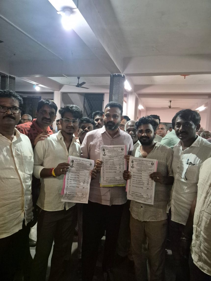 ಮಲಪ್ರಭಾ ಸಕ್ಕರೆ ಕಾರ್ಖಾನೆ ಚುನಾವಣೆ: ಪುನಶ್ಚೇತನ ಪ್ಯಾನೆಲ್ ಪ್ರಚಾರ ಸಭೆ ಮಲಪ್ರಭಾ ಸಕ್ಕರೆ ಕಾರ್ಖಾನೆ ಚುನಾವಣೆ: ಪುನಶ್ಚೇತನ ಪ್ಯಾನೆಲ್ ಪ್ರಚಾರ ಸಭೆ