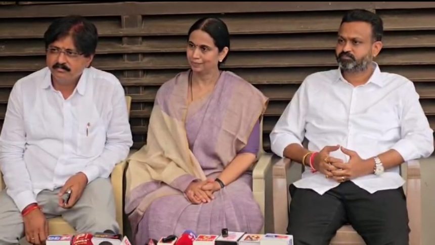 ಕಾರ್ಖಾನೆ ಪುನಶ್ಚೇತನಗೊಳಿಸುವುದೇ ಗುರಿ: ಸಚಿವೆ ಲಕ್ಷ್ಮೀ ಹೆಬ್ಬಾಳಕರ್ ಕಾರ್ಖಾನೆ ಪುನಶ್ಚೇತನಗೊಳಿಸುವುದೇ ಗುರಿ: ಸಚಿವೆ ಲಕ್ಷ್ಮೀ ಹೆಬ್ಬಾಳಕರ್