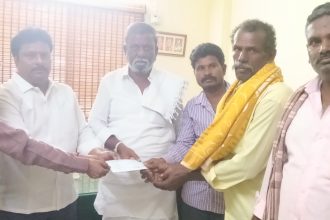 ಎಪಿಎಂಸಿಯ ಹಮಾಲಿ ಪೀರಸಾಬ್ ಸಾವು-ಕಾಯಕನಿಧಿ ಯೋಜನೆಯಲ್ಲಿ 25 ಸಾವಿರ ಚೆಕ್ ವಿತರಣೆ