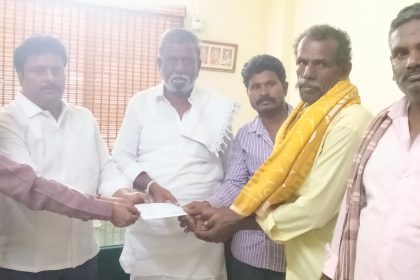 ಎಪಿಎಂಸಿಯ ಹಮಾಲಿ ಪೀರಸಾಬ್ ಸಾವು-ಕಾಯಕನಿಧಿ ಯೋಜನೆಯಲ್ಲಿ 25 ಸಾವಿರ ಚೆಕ್ ವಿತರಣೆ