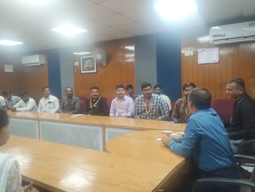 ಪ್ರಾಮಾಣಿಕತೆಯಿಂದ ಸೇವೆ ಸಲ್ಲಿಸಿ: ಅಪರ ಜಿಲ್ಲಾಧಿಕಾರಿ ಮಹಮ್ಮದ್ ಎನ್.ಝುಬೇರ್ ಪ್ರಾಮಾಣಿಕತೆಯಿಂದ ಸೇವೆ ಸಲ್ಲಿಸಿ: ಅಪರ ಜಿಲ್ಲಾಧಿಕಾರಿ ಮಹಮ್ಮದ್ ಎನ್.ಝುಬೇರ್